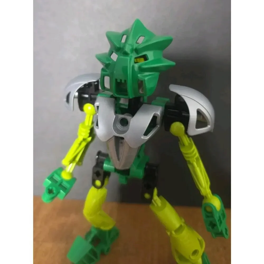 Lego 8567 Bionicle 2002 Lewa Nuva! Missing Parts.